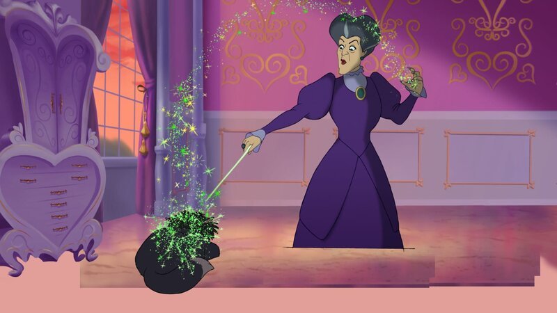 Die böse Stiefmutter benutzt den Zauberstab, um die Zeit zurückzudrehen und dafür zu sorgen, dass der gläserne Schuh, der den Prinzen zu seiner Braut führen soll, Anastasia passt. – Bild: Disney Channel