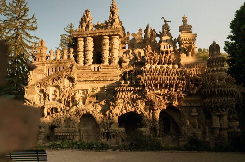 Am Ende des 19. Jahrhunderts baut Joseph Ferdinand Cheval einen Palast, den er der Natur und der Brüderlichkeit unter den Menschen gewidmet hat. – Bild: Elephant Doc