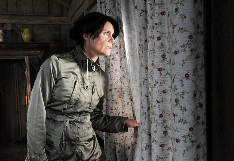 ARD STURM DER LIEBE Folge 1383, am Dienstag (27.09.2011) um 15:10 Uhr im Ersten. Wird Barbara (Nicola Tiggeler) in der Almhütte von Werner entdeckt? – Bild: ARD/​Ann Paur