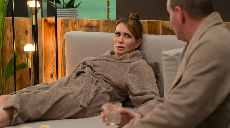 Anna (Anja Kling) und Thorsten (Devid Striesow) haben ihre Geheimnisse. – Bild: ARD Degeto Film/​Florida Film GmbH/​Repro