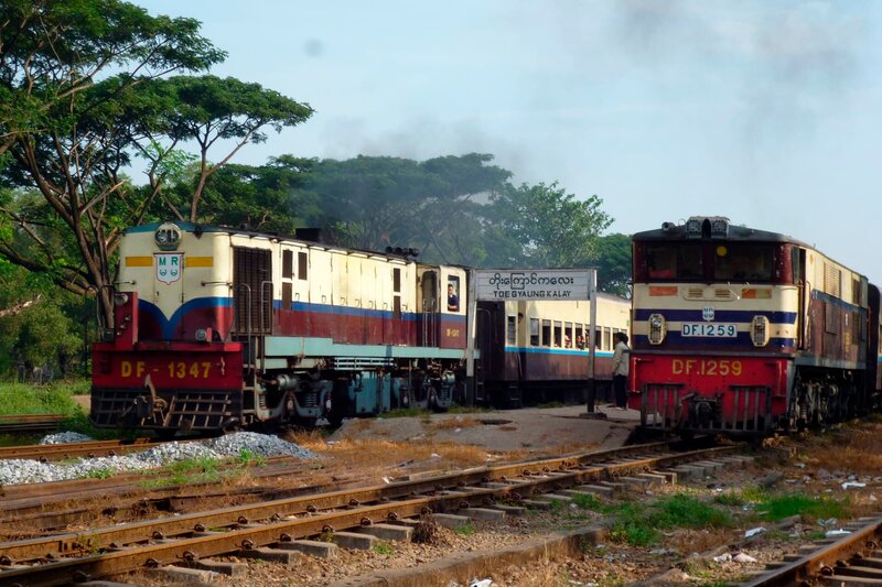Eisenbahn in Myanmar. – Bild: SWR/​Alexander Schweitzer