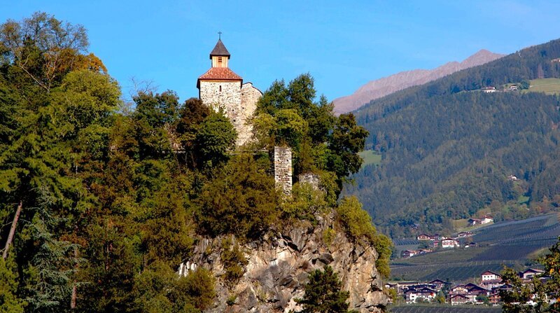 Die Dolomiten, Meran und Bozen, Apfelstrudel und ein Speckfest – es gibt viele Gründe, Südtirol zu lieben. Eine Reise in eine atemberaubende Berglandschaft und zu leckerer alpenländischer Küche. – Meran – Bild: ZDF und rbb/​Stefan Bruse.