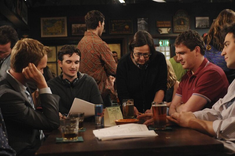 Bei den Dreharbeiten zu „How I Met Your Mother“ … – Bild: 20th Century Fox International Television Lizenzbild frei