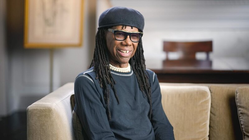 Nile Rodgers, US-amerikanischer Musikproduzent, Musiker und Komponist. – Bild: ORF/​Turner Broadcasting System/​Brook Lapping