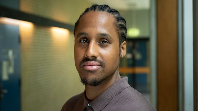 Thomas Okonjo (Jonathan Kwesi Aikins) – Bild: NDR/​Christine Schroeder