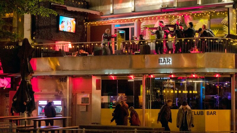 Lübke (Michael Thomas) legt sich mit den Falschen an – Bild: NDR/​Christine Schroeder