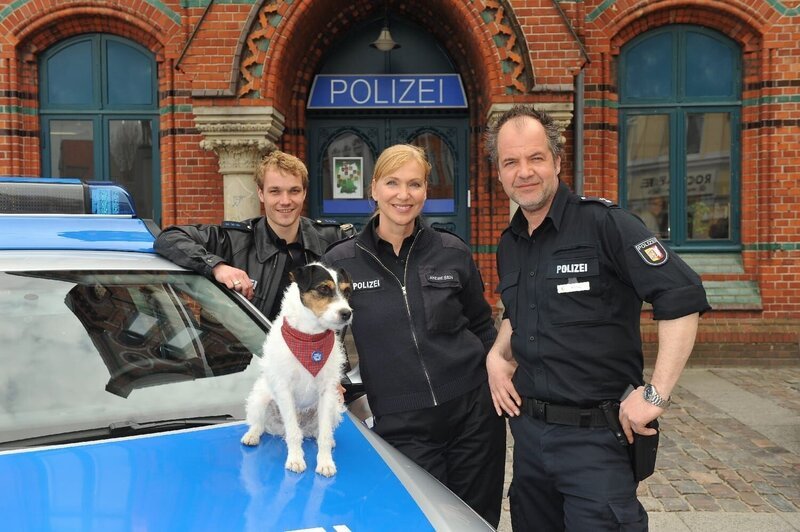 Lukas Hoffmann (Max Woelky) (Pia Andresen (Sabine Kaack), Kalle (m.), Oliver Kottke (Marek Erhardt) – Bild: port.hu