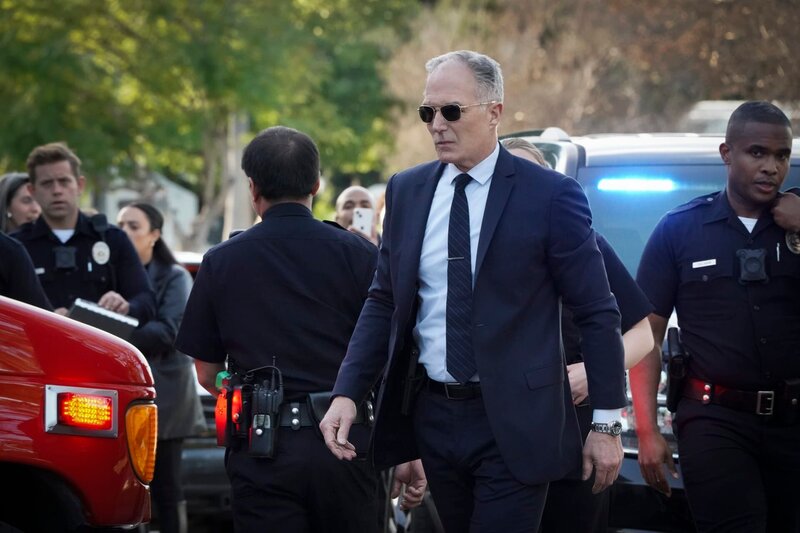 Patrick St. Esprit als Commander Robert ‚Bob‘ Hicks – Bild: CH Media /​ Bill Inoshita