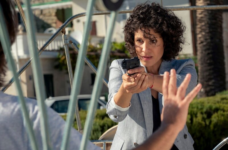 Stascha (Jasmin Gerat) geht der Fall sehr nahe. – Bild: ARD Degeto/​Conny Klein
