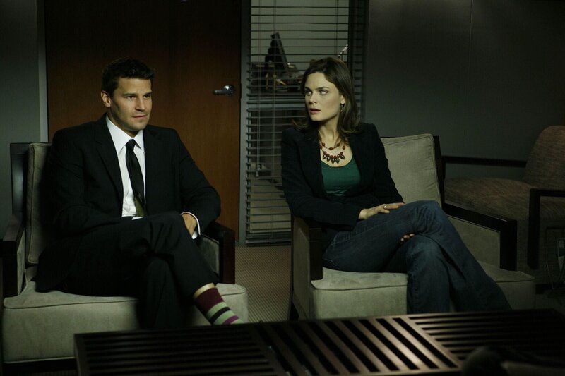 Seeley Booth (David Boreanaz l.); Dr. Brennan (Emily Deschanel, r.) – Bild: 2007⁠–⁠2008 Fox and its related entities. All rights reserved. /​ Isabella Vosmikova Lizenzbild frei