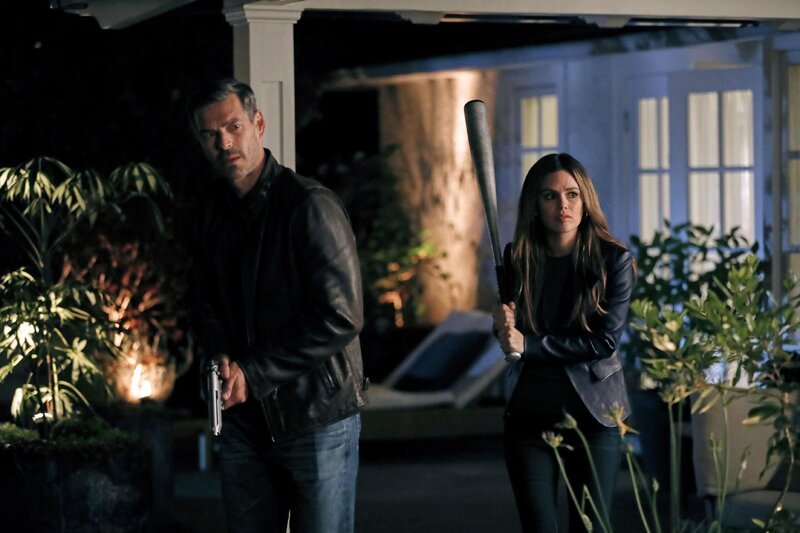 Sam Swift (Rachel Bilson) und Eddie Valetik (Eddie Cibrian) – Bild: RTL /​ Jeff Weddell