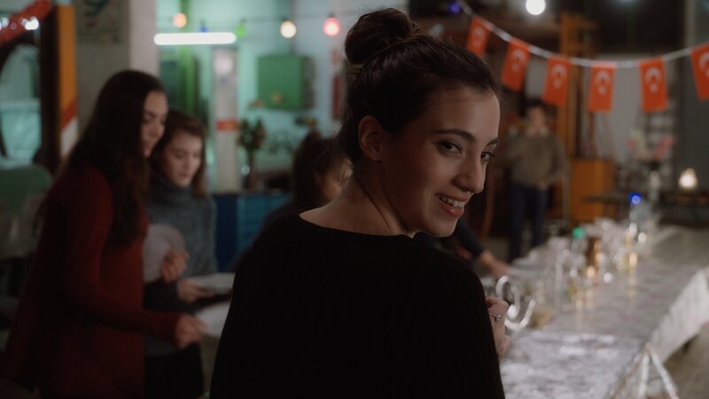 Aischa (Zeynep Bozbay). – Bild: ORF