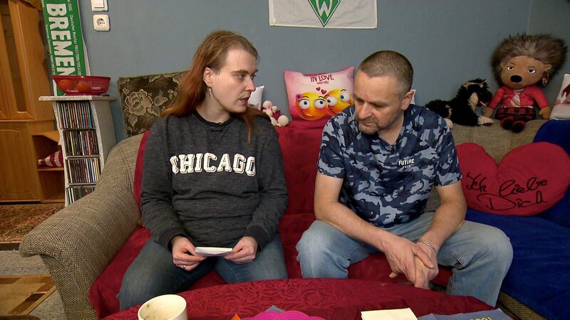 Jessica und Olaf begraben das Kriegsbeil. – Bild: RTLZWEI – Recht zum Abdruck/​Darstellung zeitlich/​sachlich beschränkt auf die Bewerbung der Sendung