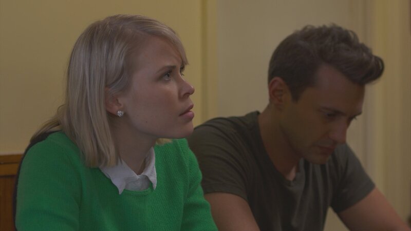 Detectives speak with their latest suspects. – Bild: Discovery Communications