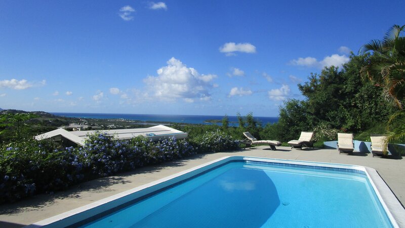 View of ocean from All for the Better as seen on HGTV’s Caribbean Life – Bild: Kanal 4