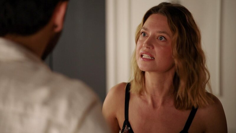 Nathalie (Amrei Haardt) und Matteo (Riccardo Angelini) streiten wegen Maximilian. – Bild: RTL /​ Ihr Ex, sein Untergang