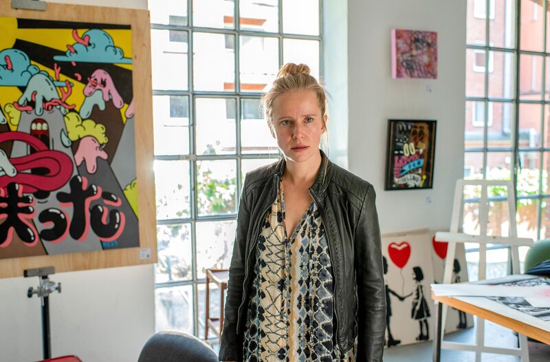 Eva (Susanne Bormann) will sich an Malte rächen. Dabei greift sie zu drastischen Mitteln. – Bild: ORF/​ONE GATE/​ARD/​Thorsten Jander