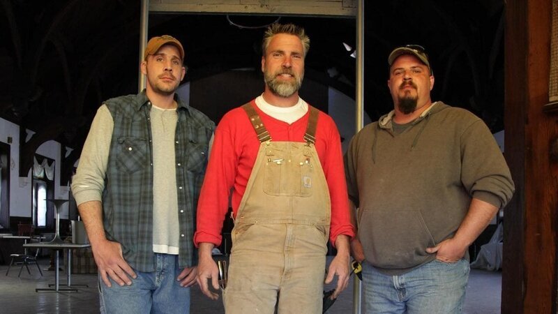 Jay Chaikin hat aus seiner Leidenschaft einen Beruf gemacht: Schon als Kind stöberte er am liebsten in Ruinen – heute sucht er aufgegebene Häuser professionell nach Verwertbarem ab, seien es alte Möbel, Oldtimer oder Maschinen. Eines haben alle diese Dinge gemeinsam: Bevor Jay sie wieder verkaufen kann, müssen sie vom Staub der Jahrzehnte befreit und fachmännisch restauriert werden. – Bild: NGC Europe Limited