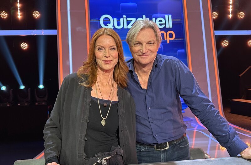 Team „Schauspiel“: Esther Schweins (l.) und Stefan Jürgens (r.) – Bild: ARD/​ITV Studios
