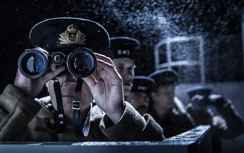 REENACTMENT – Lieutenant Commander G.J. Luther and crew on bridge of HMS Volunteer (Dramatic Recreation). – Bild: Sean White /​ Pacific Fleet Productions /​ National Geographic Channels