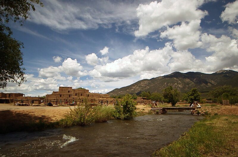 Auf der Ghost Ranch in New Mexico hat die US-amerikanische Künstlerin Georgia O’Keeffe einige ihrer bekanntesten Landschaftsbilder gemalt. – Bild: Elephant Doc