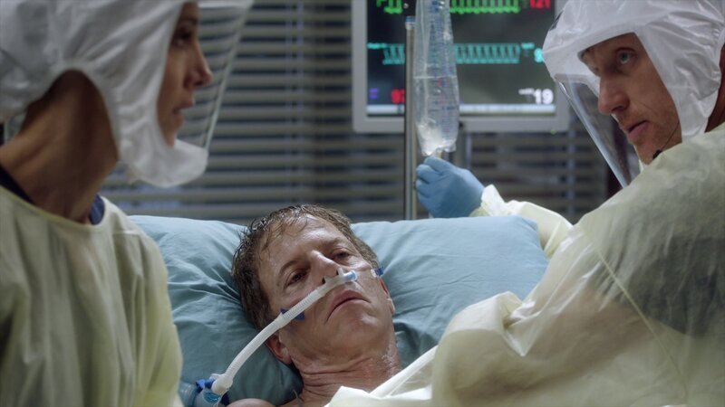 (v.l.n.r.) Dr. Teddy Altman (Kim Raver); Dr. Tom Koracick (Greg Germann); Dr. Owen Hunt (Kevin McKidd) – Bild: American Broadcasting Companies, Inc.