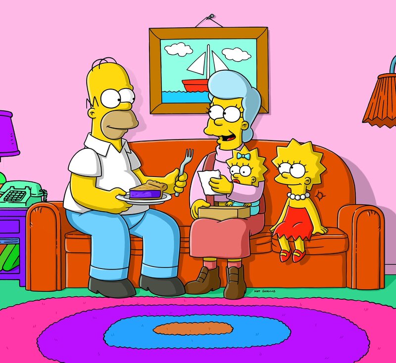 Die Simpsons stellen erschreckend fest, dass jemand in ihr Haus eingebrochen hat. Tatsächlich hat sich nur Homers (l.) Mutter Mona (2.v.l.), die jahrelang verschollen war, ins Haus geschlichen, die überraschend verkündet, von nun an für ihren Sohn und seine Familie da zu sein … – Bild: und TM Twentieth Century Fox Film Corporation – Alle Rechte vorbehalten Lizenzbild frei