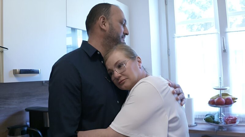 Monika Smolarek ist betroffen von Eigenbedarfskündigung.  +++ Die Verwendung des sendungsbezogenen Materials ist nur mit dem Hinweis und Verlinkung auf RTL+ gestattet. +++ – Bild: RTL /​ Arriba Media /​ Obdachlos trotz Vollzeitjob?! Müssen wir alle aufs Land ziehen?