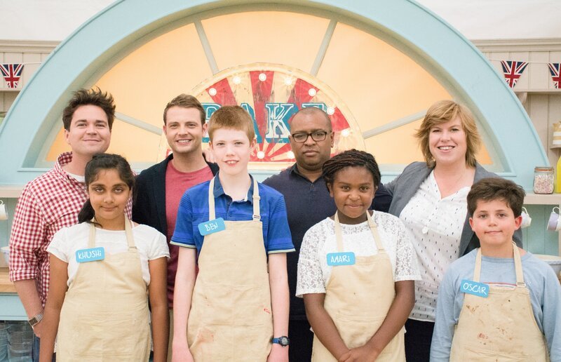 (v.li.): Sam Nixon, Kushi, Mark Rhodes, Ben, Graham Hornigold, Amari, Allegra McEvedy und Oscar. – Bild: ORF/​BBC/​Love Productions