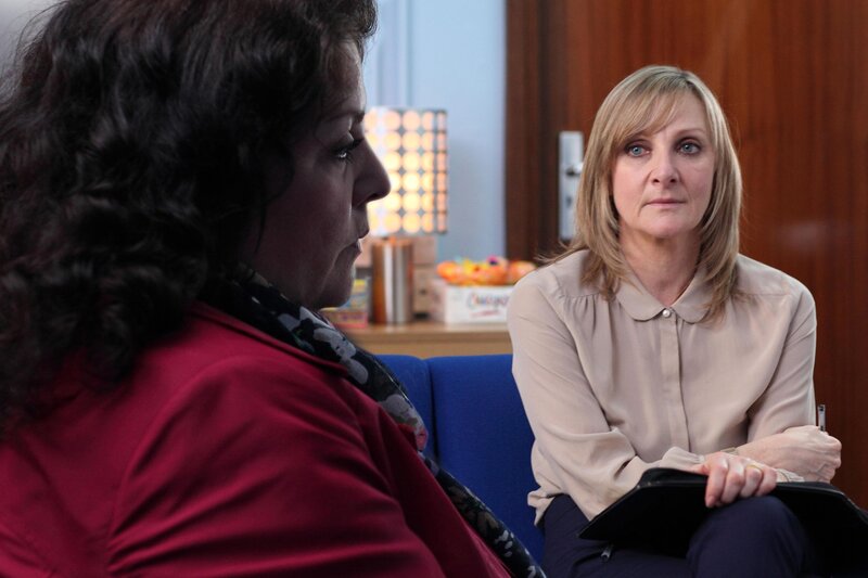 Joanne Selwyn (Kathryn Hunt, l.); DC Janet Scott (Lesley Sharp, r.) – Bild: Scott & Bailey No.2 Limited /​ Matt Squire
