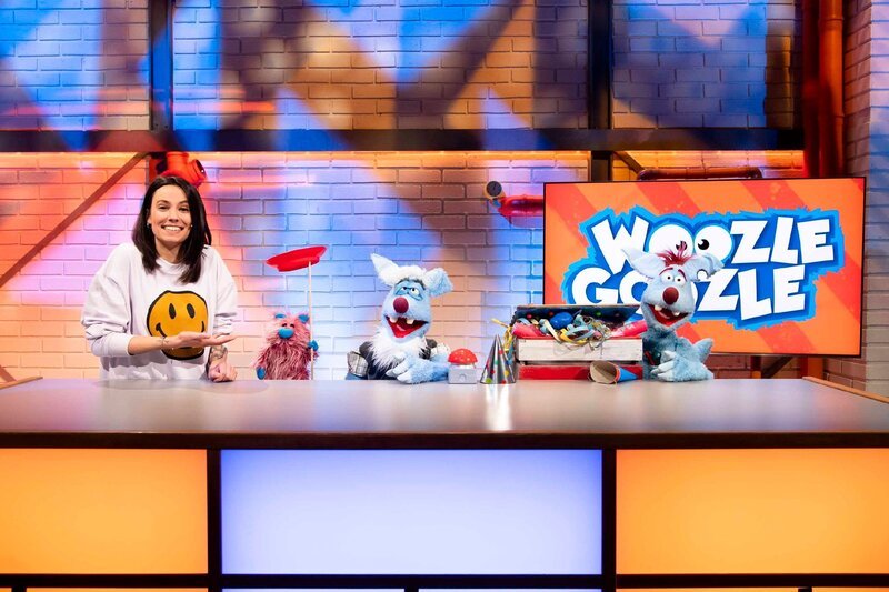 Die Stadt Woozlingen nimmt an einem Wettbewerb teil, bei dem die neuen sieben Weltwunder bestimmt werden sollen. Woozles Opa ist extra mit seinem Meerwoozchen angereist, um die Feier zu planen. – Bild: SUPER RTL/​Annette Etges /​ Die sieben Weltwunder