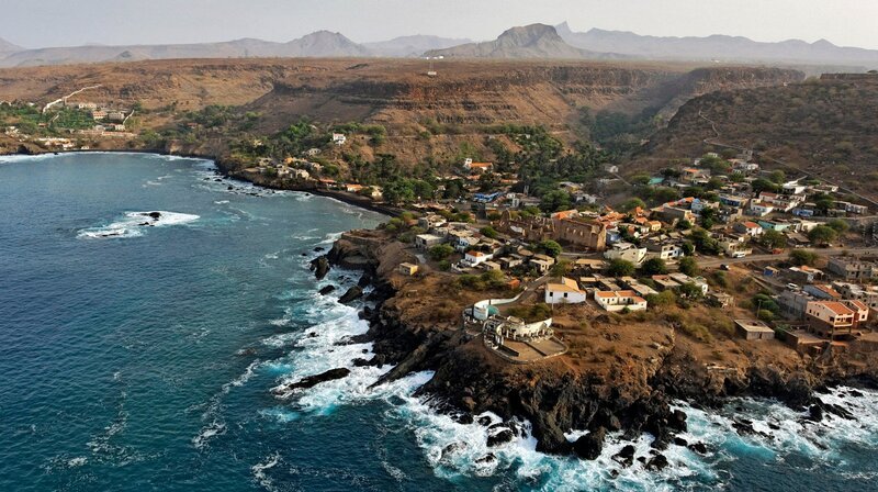 Luftbild Cidade Velha. – Bild: BR/​SWR/​Stéphane Ducandas