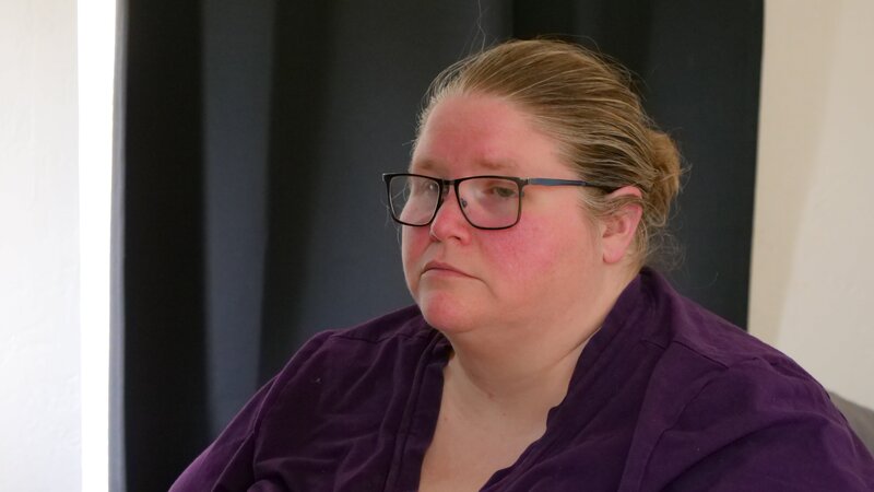 Bethany stares into distance. – Bild: TLC /​ Discovery Communications, LLC