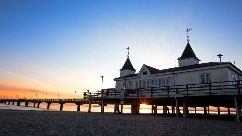 Die Seebrücke in Ahlbeck ist ein Schmuckstück aus der Kaiserzeit. – Bild: 3sat