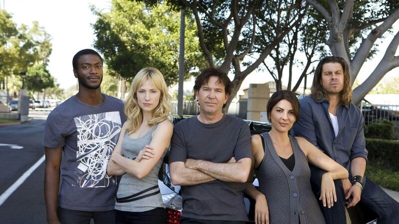 Von links: Alec Hardison (Aldis Hodge), Parker (Beth Riesgraf), Nathan Ford (Timothy Hutton), Sophie Devereaux (Gina Bellman) und Eliot Spencer (Christian Kane) – Bild: RTL Crime / TNT Von links: Alec Hardison (Aldis Hodge), Parker (Beth Riesgraf), Nathan Ford (Timothy Hutton), Sophie Devereaux (Gina Bellman) und Eliot Spencer (Christian Kane) – Bild: RTL Crime / TNT