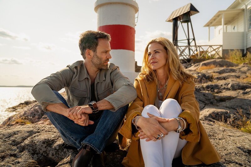 Inga Lindström – Familienfest in Sommerby Ben Ruedinger als Lasse, Jessica Ginkel als Tilda – Bild: SRF1