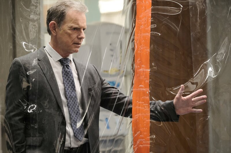 Dr. Randolph Bell (Bruce Greenwood) – Bild: 2018⁠–⁠2019 Twentieth Century Fox Film Corporation. All rights reserved. /​ Guy D’Alema Lizenzbild frei
