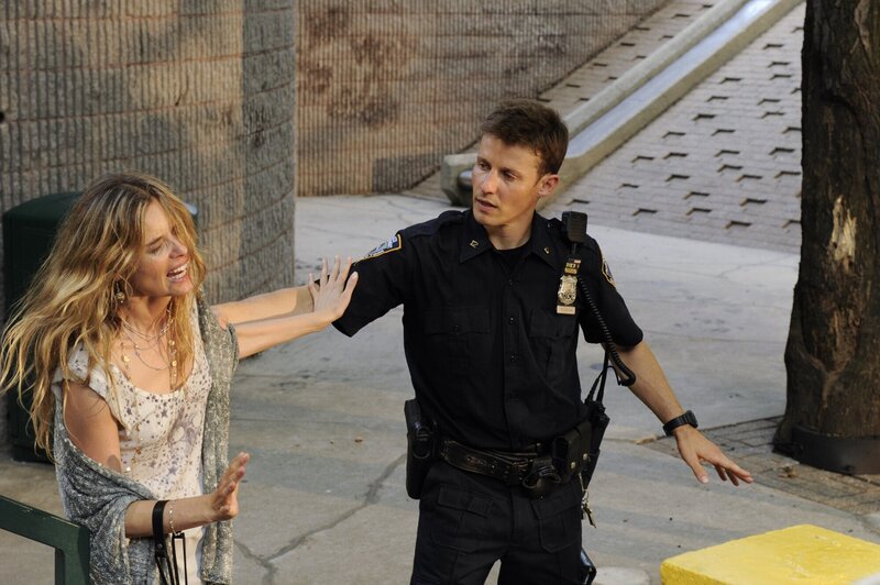 Eddie und Jamie (Will Estes, r.) wollen Sophia (Ricki Lander, l.) vor ihrem gewalttätigen Freund Paul beschützen. – Bild: CBS Broadcasting Inc.