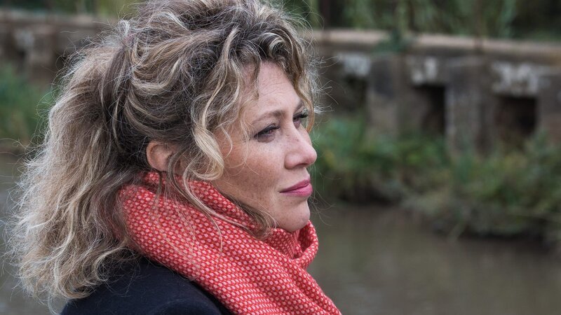 Candice Renoir (Cécile Bois) – Bild: AXN White