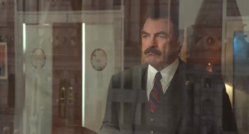 Frank (Tom Selleck) ist äußerst besorgt: Regierungsgegner drohen, die amerikanische Flagge öffentlich anzuzünden … – Bild: CBS Broadcasting Inc.