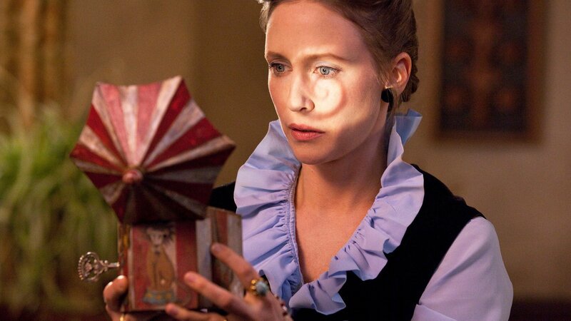 ERA FARMIGA as Lorraine Warren in New Line Cinema’s supernatural thriller „THE CONJURING,“ a Warner Bros. Pictures release. – Bild: Courtesy of Warner Brothers