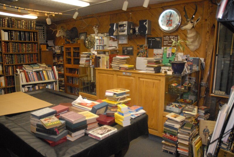 Die Buchhandlung – Bild: Peninsula Television /​ Crime + Investigation