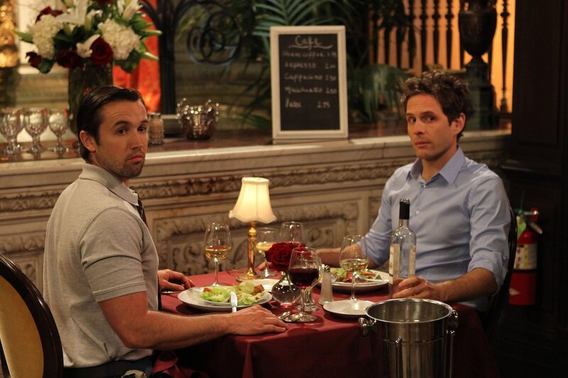 Mac (Rob McElhenney, l.); Dennis Reynolds (Glenn Howerton, r.) – Bild: Bluebush Productions, LLC