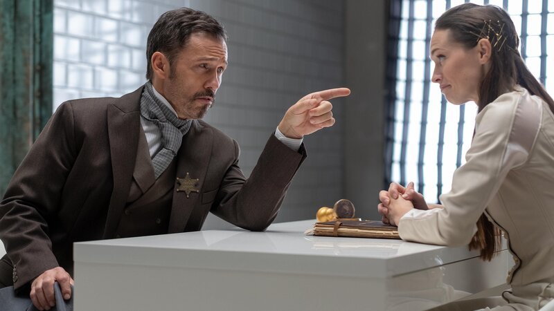 Roy Pulsipher (Jeffrey Donovan, l.); Hano (Kerry Knuppe, r.) – Bild: Universal Studios