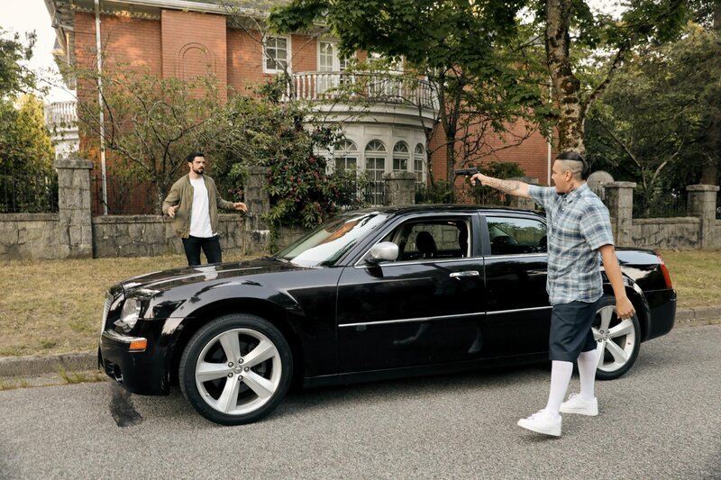 Tylor Rollins (Micah Parker, l.) und Nico Navarro (Mathias Retamal) – Bild: RTL /​ Jack Rowand