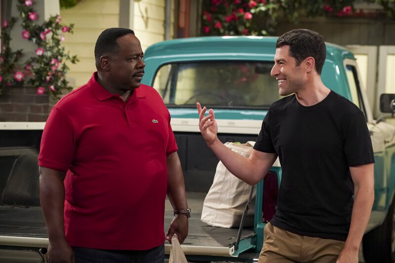 Calvin Butler (Cedric the Entertainer, l.); Dave Johnson (Max Greenfield, r.) – Bild: © 2019 CBS Broadcasting, Inc. /​ Richard Cartwright /​ Richard Cartwright