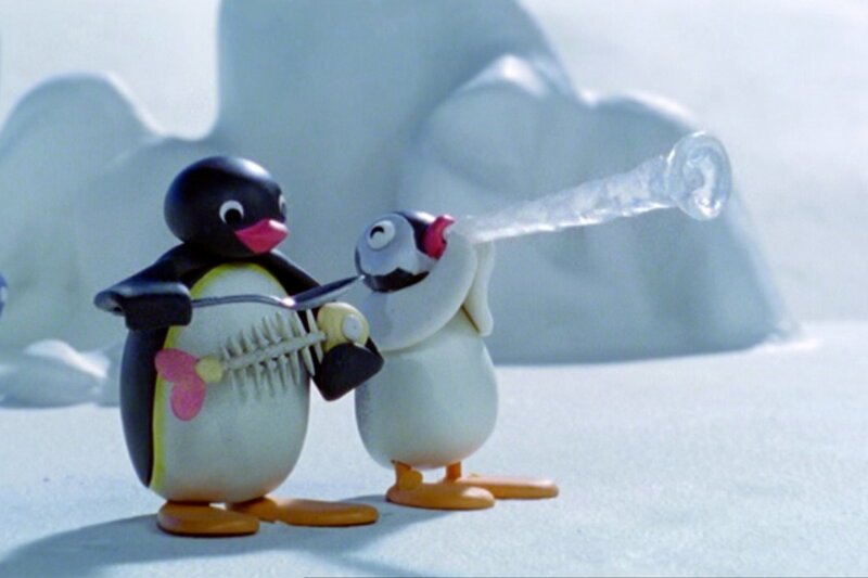 Guetnachtgschichtli Pingu Staffel 5 Folge 16 Pingu - Musikalische Talente Pingu und Pinga am Musizieren. – Bild: SRF/​Joker Inc., d.b.a., The Pygos Group