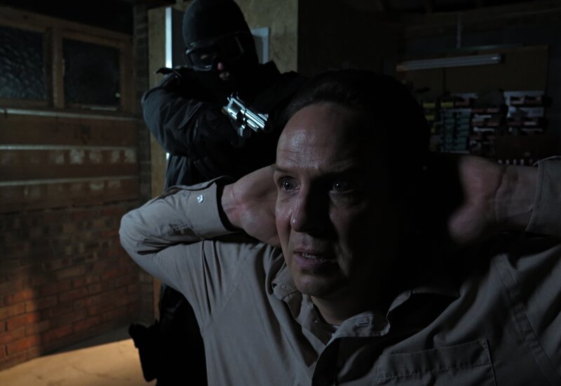 Matthew with his hands behind his head. – Bild: Discovery Communications