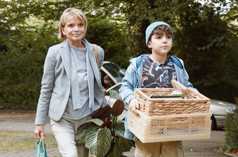 Wir vier und der Enkeltrick – Bild: SWR/​wüste medien/​O-Young Kwon