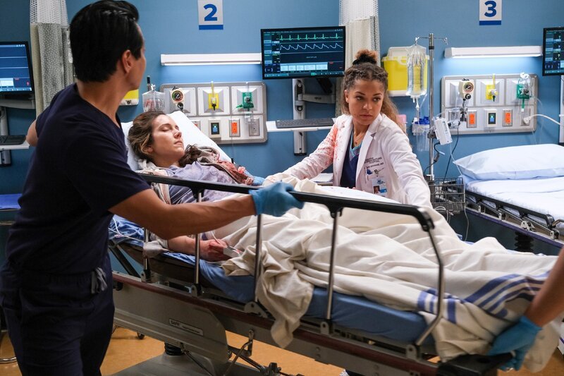 Von links: Dr. Alex Park (Will Yun Lee), Fran Huck (Brittany Willacy) und Dr. Claire Browne (Antonia Thomas) – Bild: TVNOW